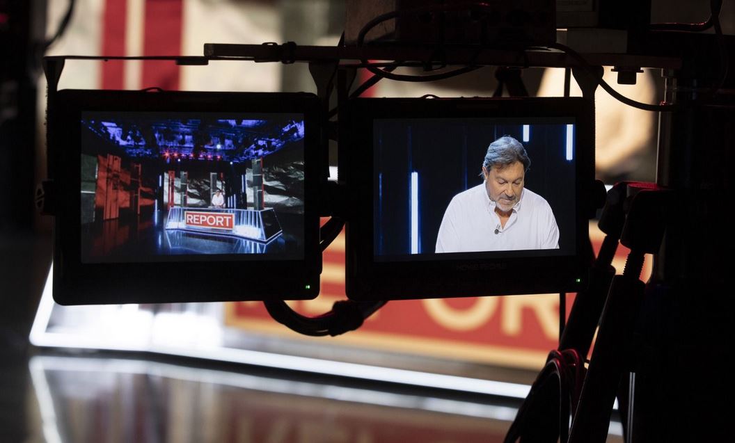 Informazione/Il bavaglio di TeleMeloni all’attacco di Report: “commissariato” il conduttore Sigfrido Ranucci