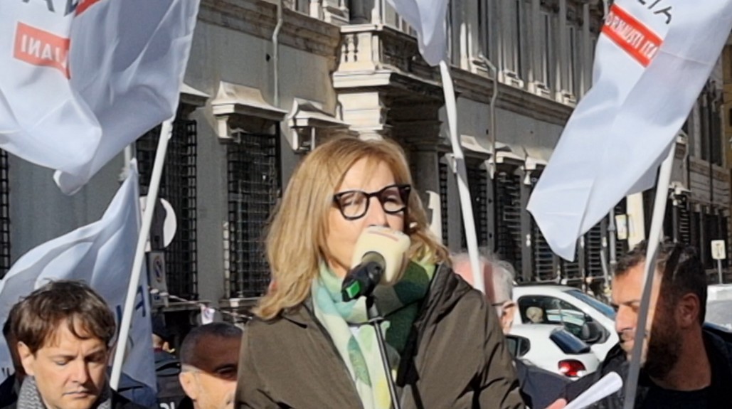 Informazione/Oggi giornalisti in sciopero: 
«Sfruttati e precari, non siamo una casta.
Gli editori ci trattano come un bancomat»