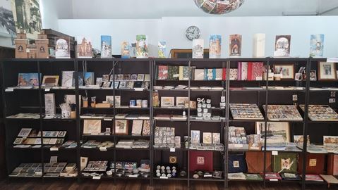 Artigianato/Ferrara, il lavoro in copisteria tra novità e tradizione. La tesi di laurea? «Oggi chiedono una copia. E abbinata al vestito»