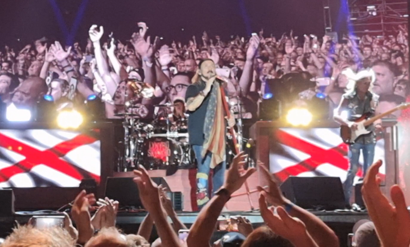 Live music/Lynyrd Skynyrd in Ferrara.         Their hits in a short 5-minute mashup