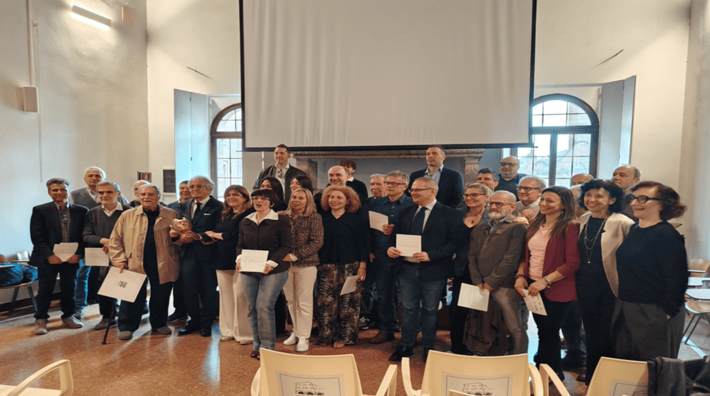 Informazione/Premio Stampa a Telestense. «Persa un’esperienza durata cinquanta anni, ma c’è ancora speranza per la tv»